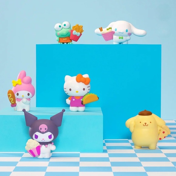 HELLO KITTY & FRIENDS 6 Mini Figures Playset 12 PC 2 in Collectible Kawaii 6+ yr - Picture 5 of 11